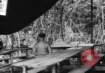 Immagine di La confessione e la massa Isola di Bougainville Papua Nuova Guinea, 1944, secondo 23 filmato di repertorio 65675046499