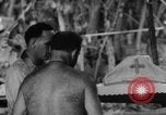 Immagine di La confessione e la massa Isola di Bougainville Papua Nuova Guinea, 1944, secondo 39 filmato di repertorio 65675046499