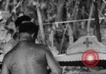 Immagine di La confessione e la massa Isola di Bougainville Papua Nuova Guinea, 1944, secondo 46 filmato di repertorio 65675046499