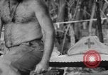 Immagine di La confessione e la massa Isola di Bougainville Papua Nuova Guinea, 1944, secondo 49 filmato di repertorio 65675046499