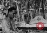 Immagine di La confessione e la massa Isola di Bougainville Papua Nuova Guinea, 1944, secondo 52 filmato di repertorio 65675046499