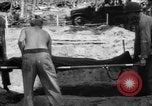 Immagine di Il cimitero di Bougainville Isole Salomone, 1944, secondo 27 filmato di repertorio 65675046500