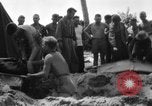 Immagine di Il cimitero di Bougainville Isole Salomone, 1944, secondo 36 filmato di repertorio 65675046500