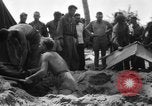 Immagine di Il cimitero di Bougainville Isole Salomone, 1944, secondo 37 filmato di repertorio 65675046500