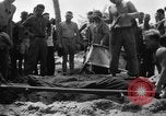Immagine di Il cimitero di Bougainville Isole Salomone, 1944, secondo 44 filmato di repertorio 65675046500