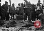 Immagine di Il cimitero di Bougainville Isole Salomone, 1944, secondo 50 filmato di repertorio 65675046500