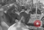Image Taux de décote l'île de Bougainville en Papouasie-Nouvelle-Guinée, 1944, de la seconde 6 séquences d'archives historiques vidéo 65675046501