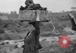 Standbild Ausbruch des Vesuv Italien, 1944, aus Sekunde 33 historischem Filmmaterial Videoclip 65675046507