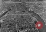 Immagine di seconda guerra mondiale la bomba atomica e bomba convenzionale danni in Giappone Giappone, 1945, secondo 4 filmato di repertorio 65675046532