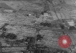 Immagine di seconda guerra mondiale la bomba atomica e bomba convenzionale danni in Giappone Giappone, 1945, secondo 44 filmato di repertorio 65675046532
