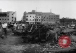 Immagine di Bomba ha danneggiato il Tokyo Giappone, 1945, secondo 20 filmato di repertorio 65675046533