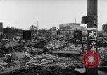 Immagine di Bomba ha danneggiato il Tokyo Giappone, 1945, secondo 23 filmato di repertorio 65675046533