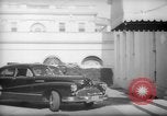 Immagine di Banchiere Alexander Sachs visiti la Casa Bianca Washington DC USA, 1946, secondo 12 filmato di repertorio 65675046546