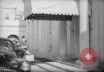 Immagine di Banchiere Alexander Sachs visiti la Casa Bianca Washington DC USA, 1946, secondo 21 filmato di repertorio 65675046546