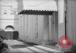 Immagine di Banchiere Alexander Sachs visiti la Casa Bianca Washington DC USA, 1946, secondo 25 filmato di repertorio 65675046546