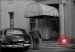 Immagine di Banchiere Alexander Sachs visiti la Casa Bianca Washington DC USA, 1946, secondo 38 filmato di repertorio 65675046546