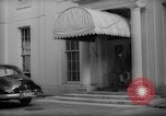 Immagine di Banchiere Alexander Sachs visiti la Casa Bianca Washington DC USA, 1946, secondo 41 filmato di repertorio 65675046546