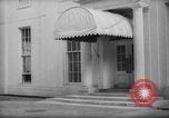 Immagine di Banchiere Alexander Sachs visiti la Casa Bianca Washington DC USA, 1946, secondo 47 filmato di repertorio 65675046546