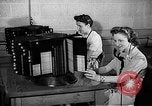 Standbild Telefon Zimmer Oak Ridge Tennessee USA, 1946, aus Sekunde 39 historischem Filmmaterial Videoclip 65675046558