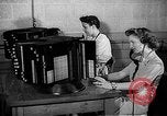 Standbild Telefon Zimmer Oak Ridge Tennessee USA, 1946, aus Sekunde 45 historischem Filmmaterial Videoclip 65675046558