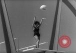Immagine di Costumi da bagno Italia, 1959, secondo 14 filmato di repertorio 65675046564