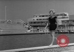 Immagine di Costumi da bagno Italia, 1959, secondo 19 filmato di repertorio 65675046564