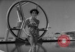 Immagine di Costumi da bagno Italia, 1959, secondo 44 filmato di repertorio 65675046564