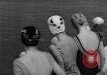 Immagine di Costumi da bagno Italia, 1959, secondo 48 filmato di repertorio 65675046564