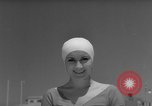 Immagine di Costumi da bagno Italia, 1959, secondo 59 filmato di repertorio 65675046564