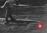 Standbild Wasser laufen Enns Österreich, 1930, aus Sekunde 23 historischem Filmmaterial Videoclip 65675046571