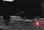 Standbild Wasser laufen Enns Österreich, 1930, aus Sekunde 32 historischem Filmmaterial Videoclip 65675046571