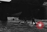 Standbild Wasser laufen Enns Österreich, 1930, aus Sekunde 35 historischem Filmmaterial Videoclip 65675046571