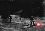 Standbild Wasser laufen Enns Österreich, 1930, aus Sekunde 38 historischem Filmmaterial Videoclip 65675046571