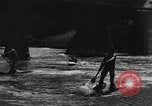 Standbild Wasser laufen Enns Österreich, 1930, aus Sekunde 39 historischem Filmmaterial Videoclip 65675046571