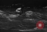 Standbild Wasser laufen Enns Österreich, 1930, aus Sekunde 44 historischem Filmmaterial Videoclip 65675046571