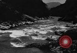 Standbild Wasser laufen Enns Österreich, 1930, aus Sekunde 54 historischem Filmmaterial Videoclip 65675046571