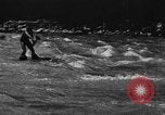 Standbild Wasser laufen Enns Österreich, 1930, aus Sekunde 55 historischem Filmmaterial Videoclip 65675046571
