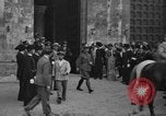 Image Course de chevaux Palio di Siena Sienne Italie, 1930, de la seconde 15 séquences d'archives historiques vidéo 65675046575