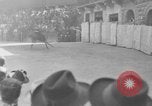 Image Course de chevaux Palio di Siena Sienne Italie, 1930, de la seconde 41 séquences d'archives historiques vidéo 65675046575
