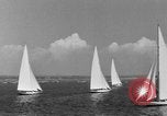 Standbild Harold Vanderbilt Segel boot Benutzer im Unternehmen Glen Cove New York USA, 1930, aus Sekunde 21 historischem Filmmaterial Videoclip 65675046577