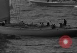 Standbild Harold Vanderbilt Segel boot Benutzer im Unternehmen Glen Cove New York USA, 1930, aus Sekunde 58 historischem Filmmaterial Videoclip 65675046577