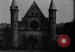 Standbild Königin Wilhelmina Den Haag Niederlande, 1930, aus Sekunde 11 historischem Filmmaterial Videoclip 65675046590