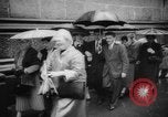 Standbild Die Parade der Osterpilger ist ausgewaschen Vatikanstadt, 1958, aus Sekunde 38 historischem Filmmaterial Videoclip 65675046599