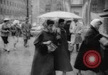 Standbild Die Parade der Osterpilger ist ausgewaschen Vatikanstadt, 1958, aus Sekunde 41 historischem Filmmaterial Videoclip 65675046599