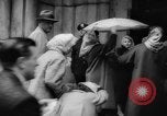 Standbild Die Parade der Osterpilger ist ausgewaschen Vatikanstadt, 1958, aus Sekunde 46 historischem Filmmaterial Videoclip 65675046599