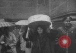 Standbild Die Parade der Osterpilger ist ausgewaschen Vatikanstadt, 1958, aus Sekunde 49 historischem Filmmaterial Videoclip 65675046599
