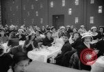 Standbild fashion parade Toronto Ontario Kanada, 1958, aus Sekunde 17 historischem Filmmaterial Videoclip 65675046601