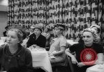 Standbild fashion parade Toronto Ontario Kanada, 1958, aus Sekunde 28 historischem Filmmaterial Videoclip 65675046601