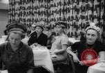 Standbild fashion parade Toronto Ontario Kanada, 1958, aus Sekunde 30 historischem Filmmaterial Videoclip 65675046601