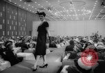 Standbild fashion parade Toronto Ontario Kanada, 1958, aus Sekunde 34 historischem Filmmaterial Videoclip 65675046601